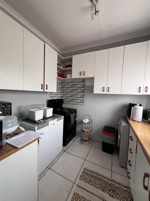 To Let 2 Bedroom Property for Rent in Pine Acres Western Cape